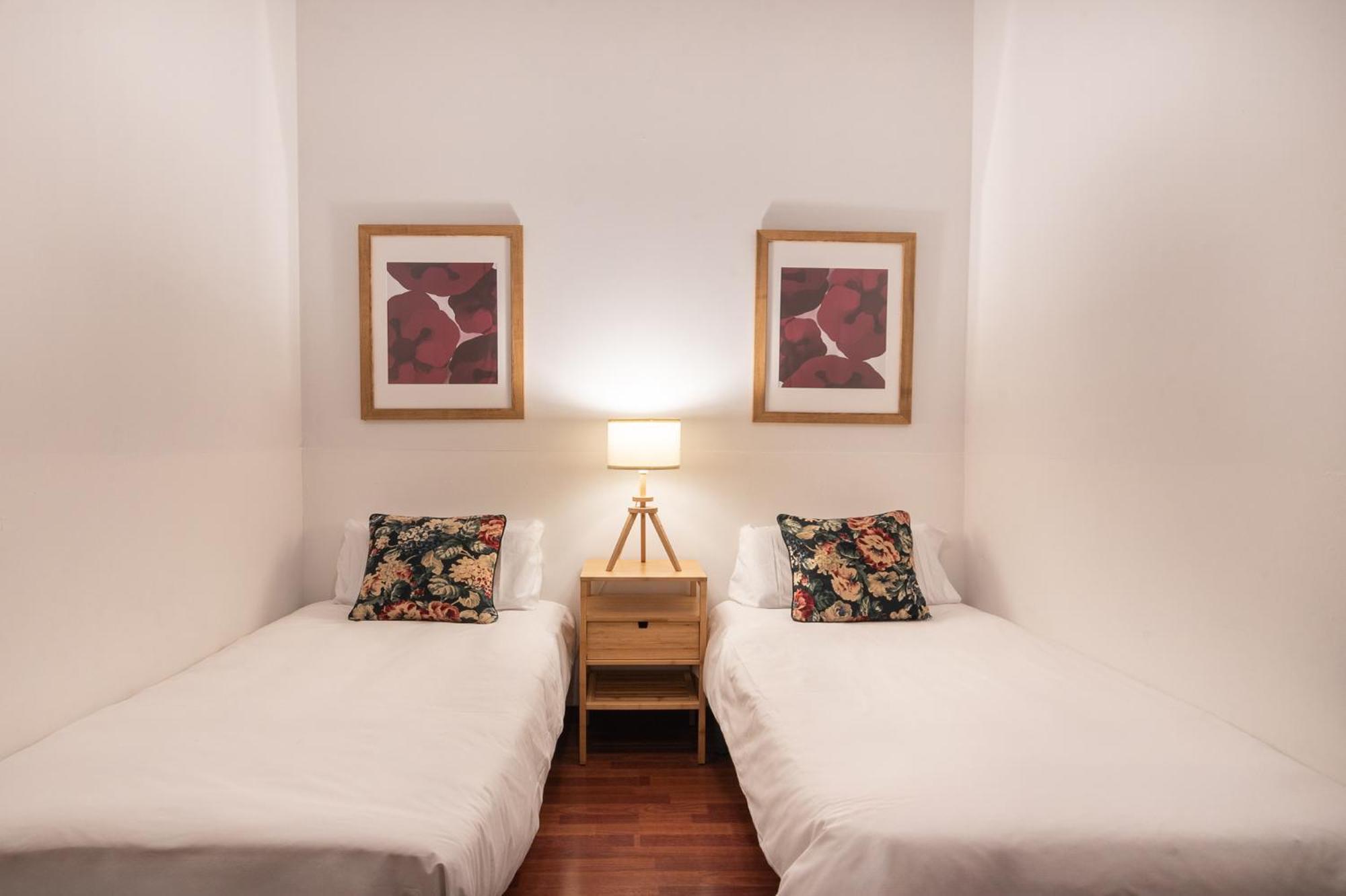 Spacious & Sunny Apt With Terrace In The City Center Barcelona Exterior foto